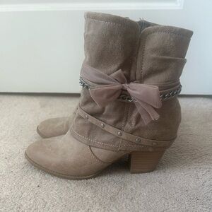 Beige Ankle Boots with Bow Detail